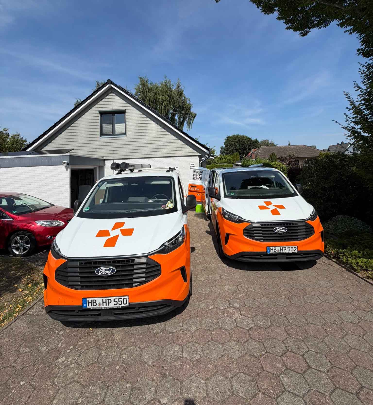 H&P Energiesysteme bei der Installation einer Photovoltaikanlage
